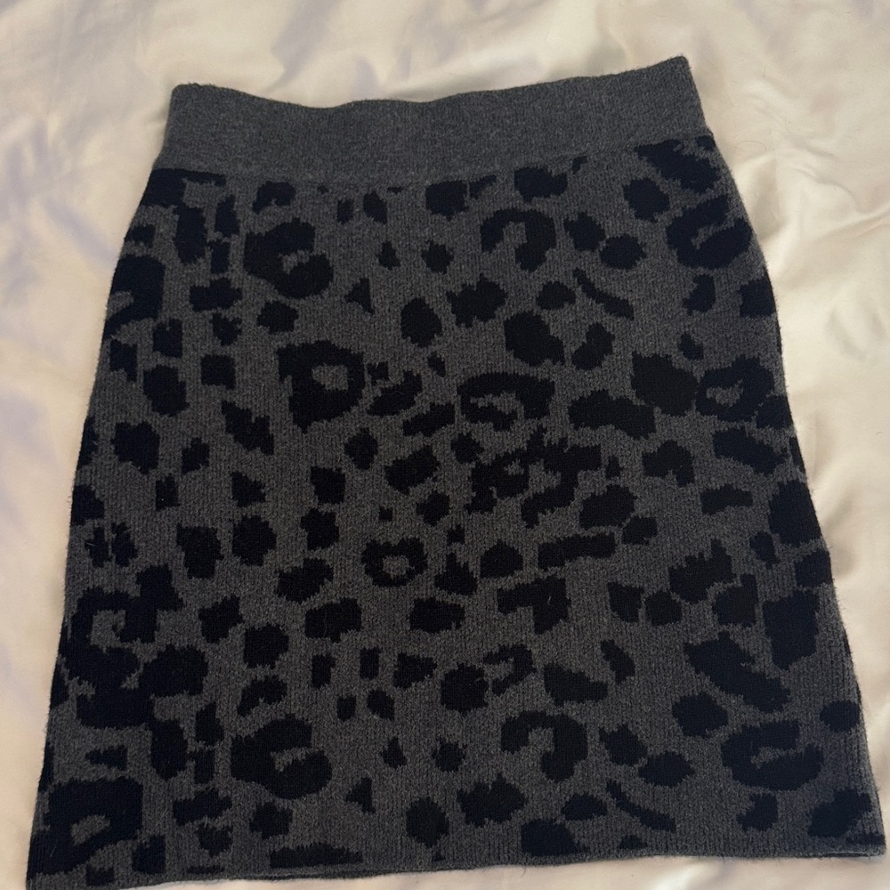 LOFT Charcoal and Black Animal Print Pencil Skirt, XS